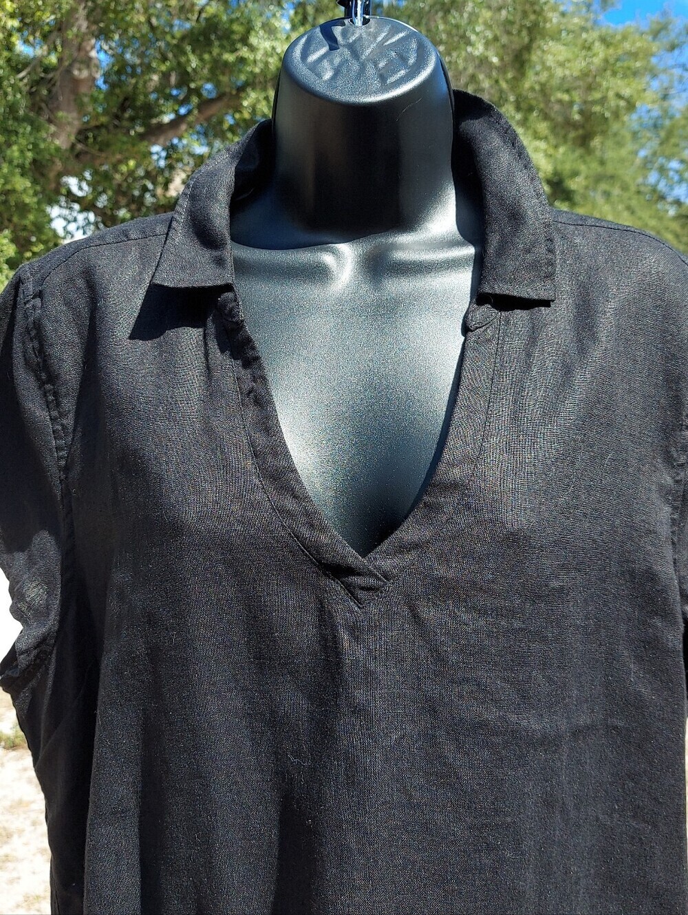 Tommy Bahama 100% Linen Black Short-Sleeve V-Neck Tunic - Picture 6 of 8